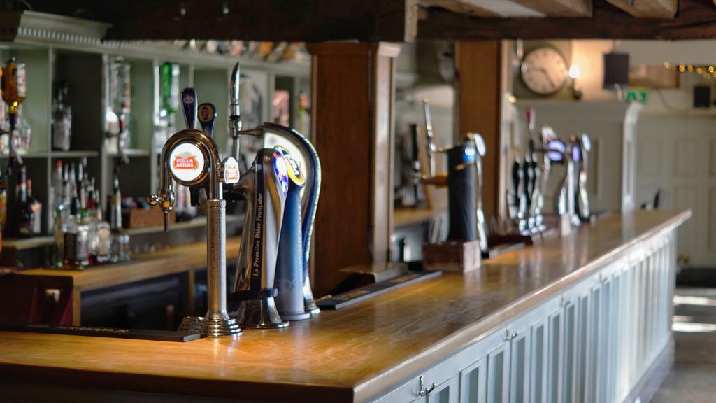 The Greyhound Inn Chalfont St Peter Kültér fotó